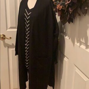 Plus size longer length black cardigan w pockets